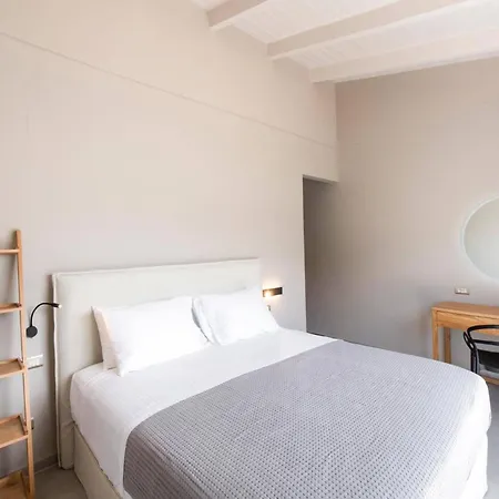 Angelou By Nydri (Lefkada)